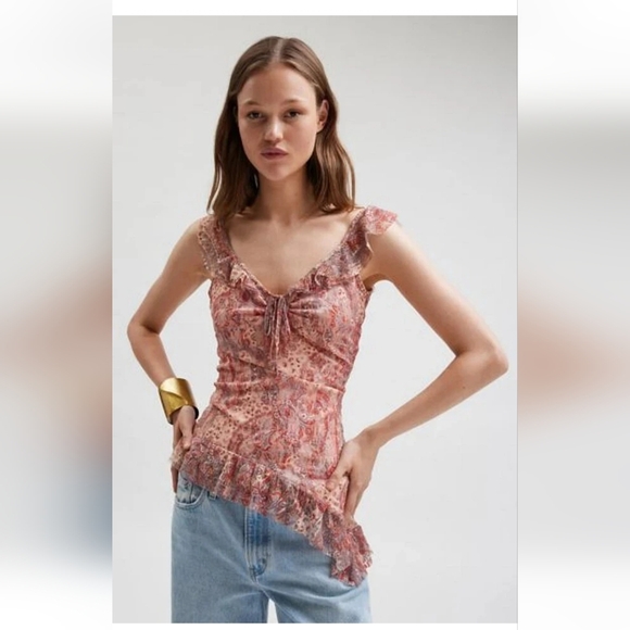 Kimchi Blue UO Hydi Pink Asymmetrical hem boho whimsy Lace top size Small‎ new - Picture 2 of 4